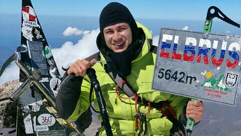 Рустам Набиев на вершине Эльбруса