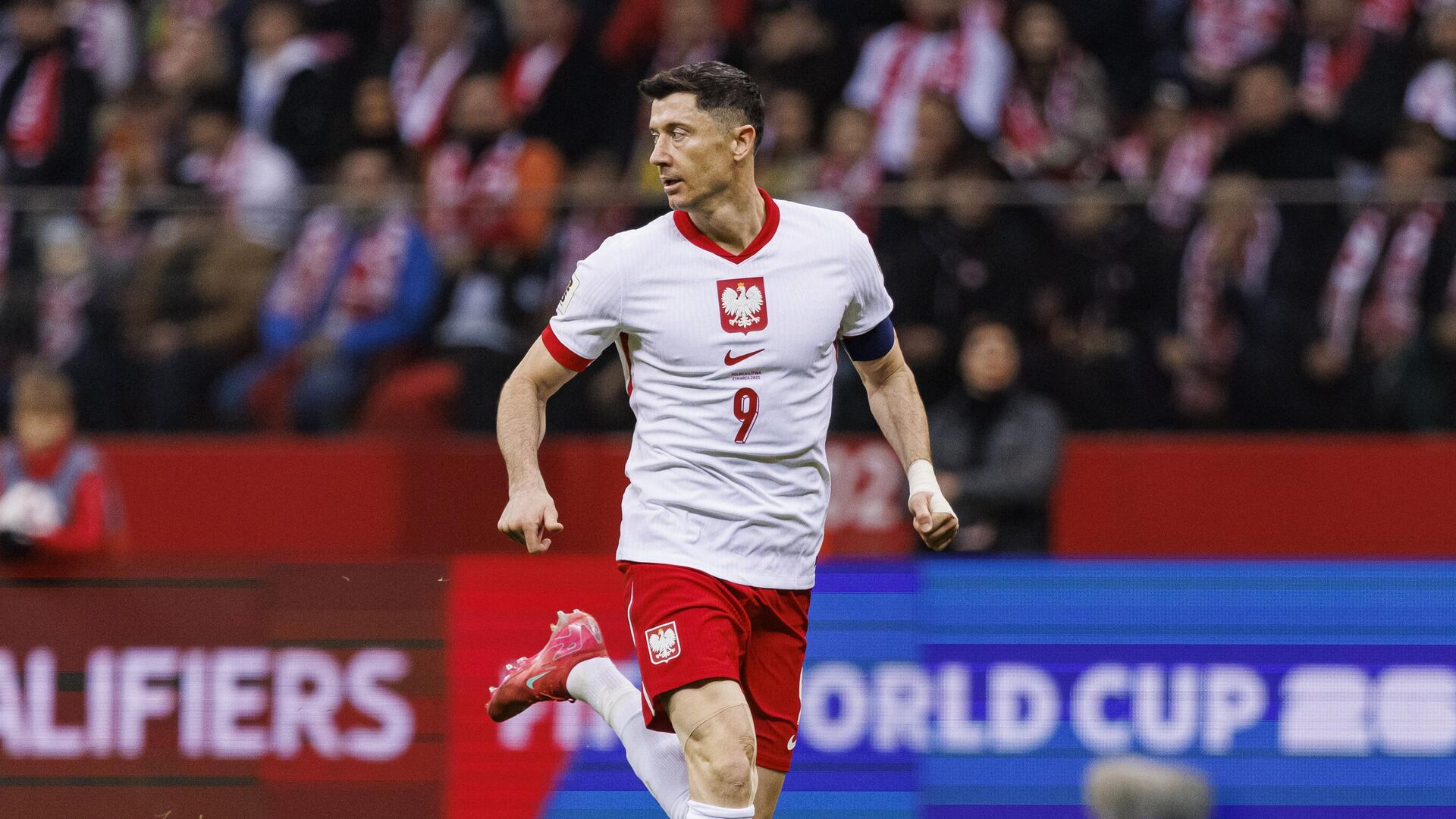 Нападающий сборной Польши Роберт Левандовский - РИА Новости, 1920, 08.06.2025