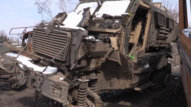 Сахалинские военнослужащие захватили американский бронетранспортер MaxxPro 