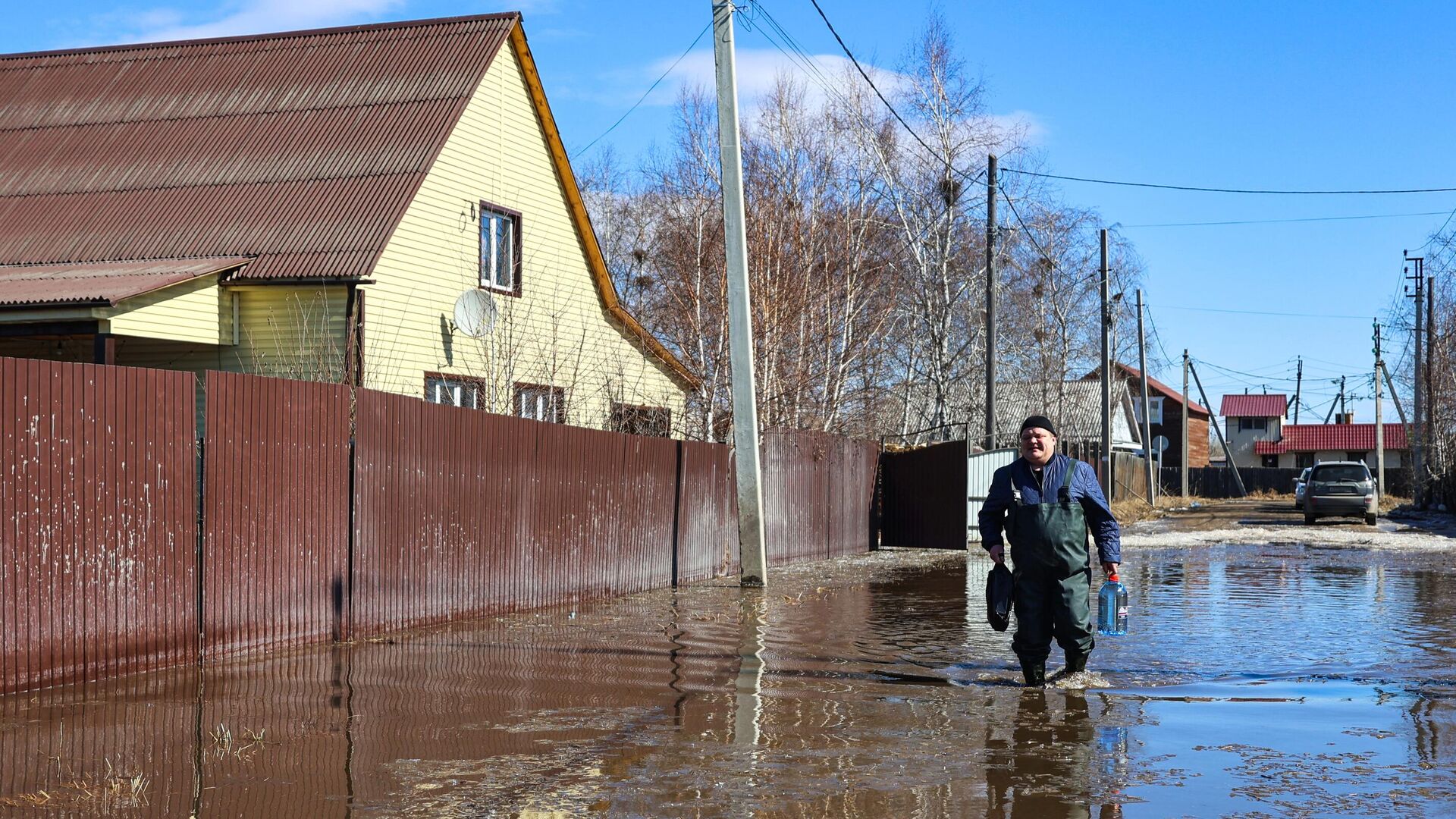 Последствия весеннего паводка в селе Хомутово Иркутской области Последствия весеннего паводка в селе Хомутово Иркутской области - РИА Новости, 1920, 26.03.2025