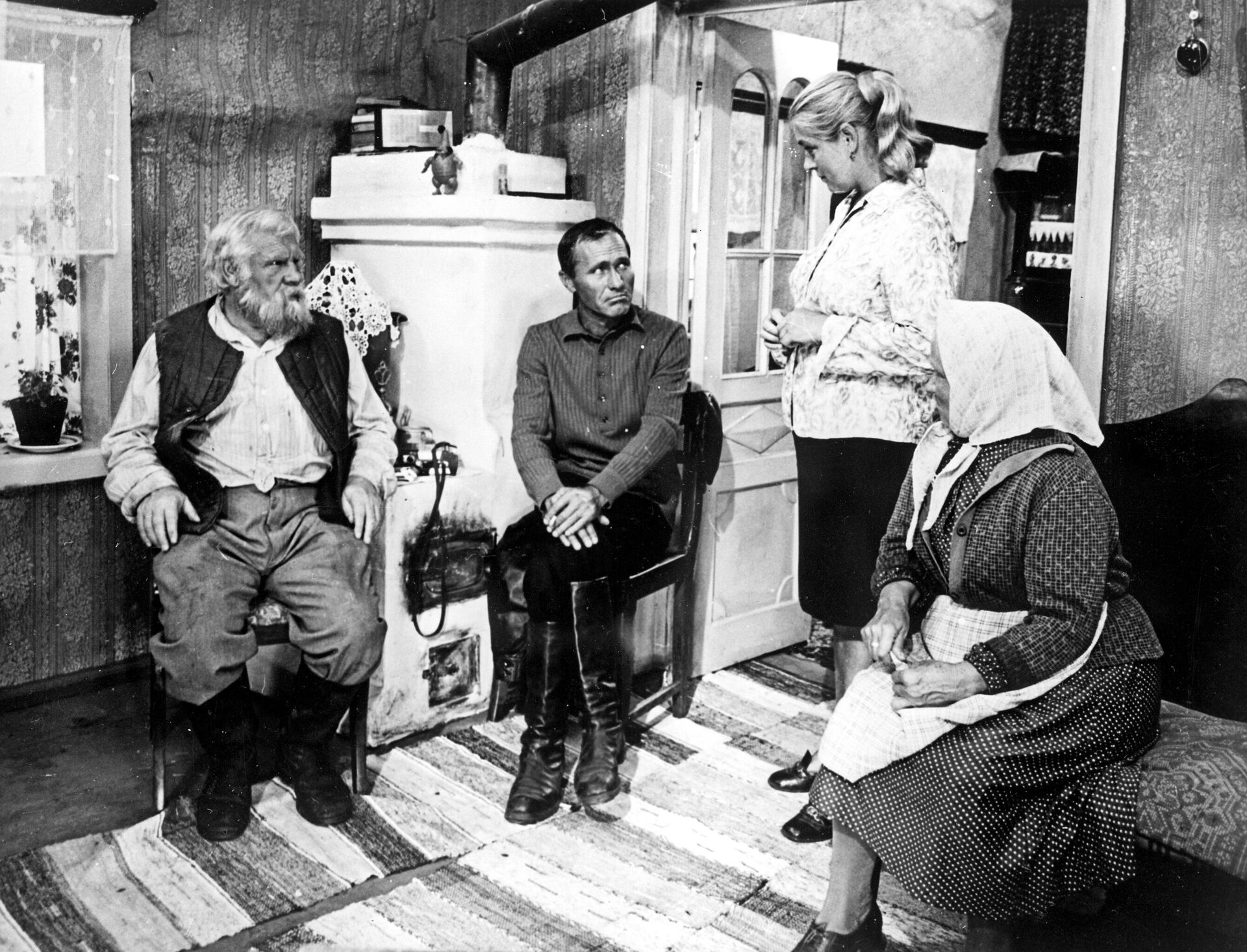 Василий Шукшин в роли Егора и Лидия Федосеева-Шукшина в роли Любы в фильме Калина красная, 1973 год - РИА Новости, 1920, 24.03.2025