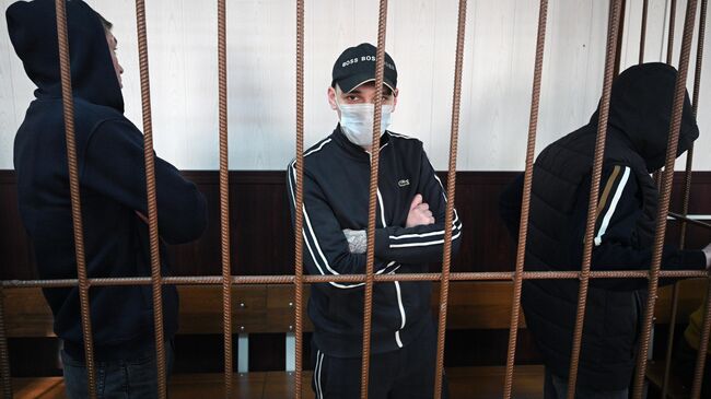 Фигуранты уголовного дела о мошенничестве с квартирой певицы Ларисы Долиной на заседании Таганского суда Москвы Фигуранты уголовного дела о мошенничестве с квартирой певицы Ларисы Долиной на заседании Таганского суда Москвы