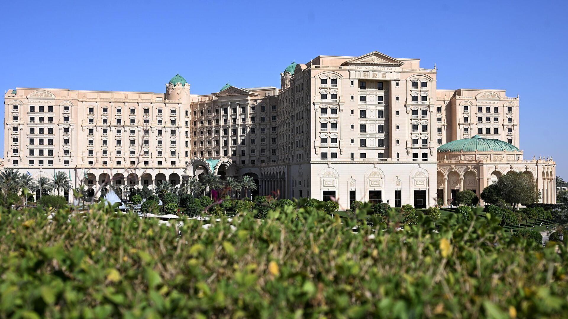 Гостиница The Ritz-Carlton в Эр-Рияде, где проходят переговоры делегаций России и США - РИА Новости, 1920, 25.03.2025