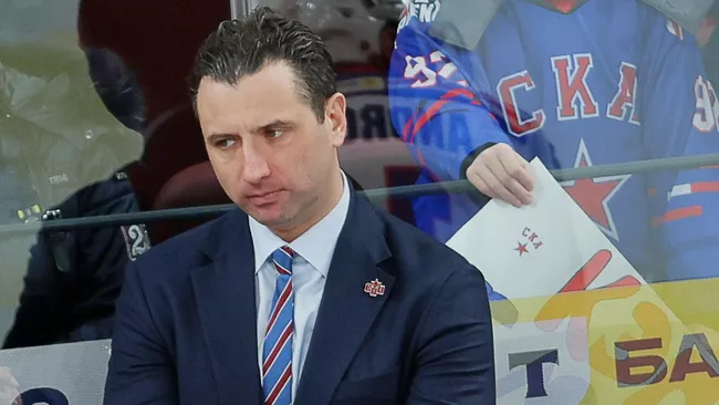 Главный тренер ХК СКА Роман Ротенберг