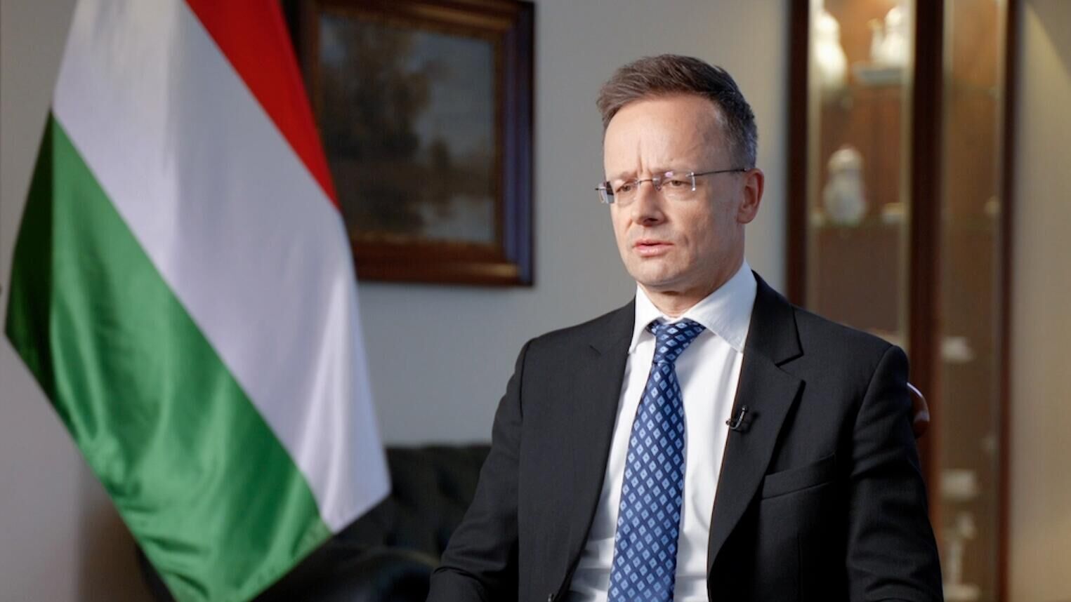 ЕС не сможет профинансировать вооружение армии Украины, считает Сийярто