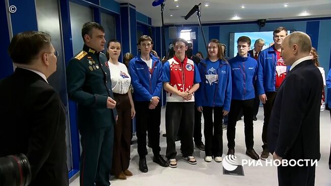 Общение с участниками детской научной просветительской экспедиции Росатома на Северный полюс