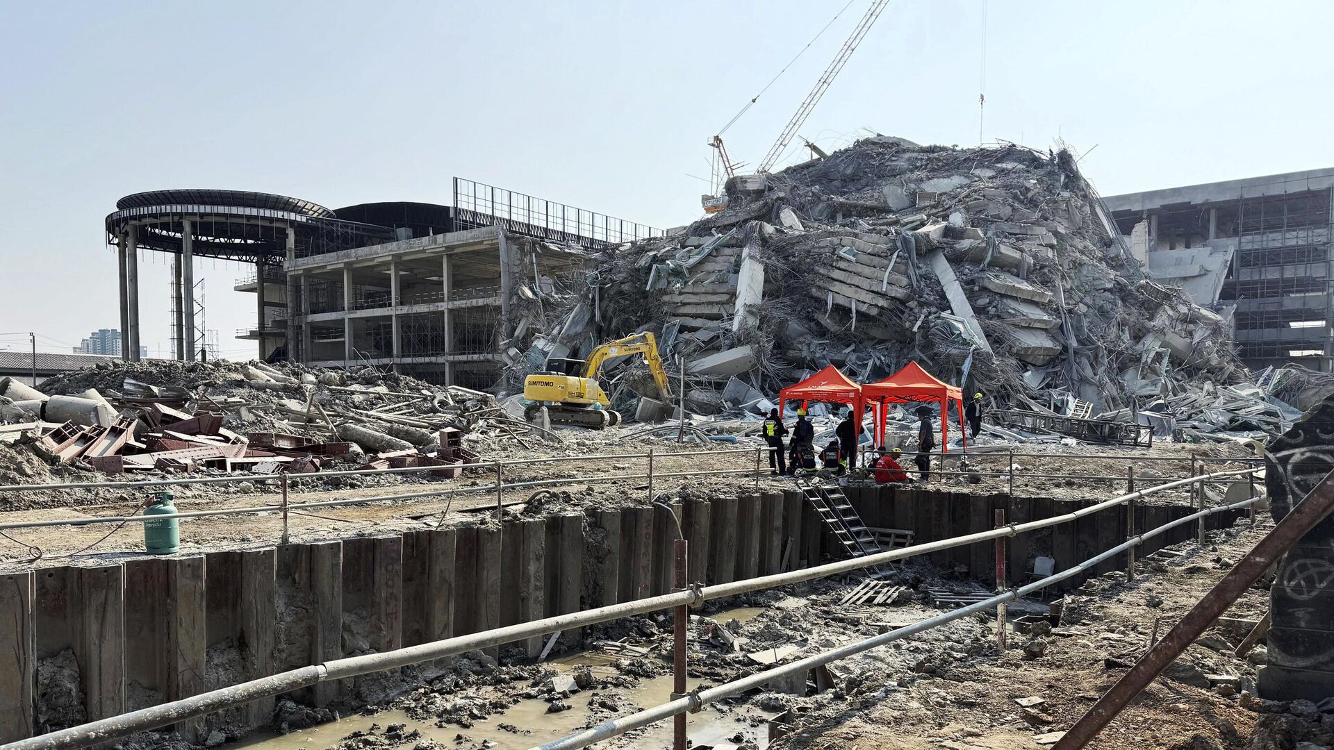 Место обрушения здания в Бангкоке - РИА Новости, 1920, 28.03.2025