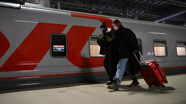 Пассажиры на перроне