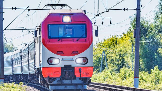 Пассажирский поезд 