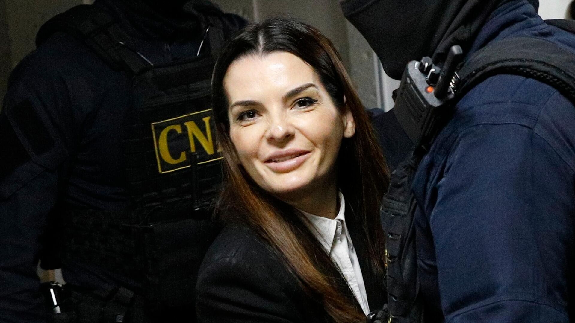Глава Гагаузии Евгения Гуцул после окончания заседания суда сектора Чеканы в Кишиневе - РИА Новости, 1920, 03.04.2025