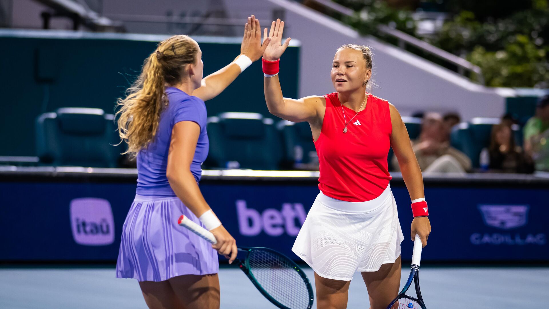 Мирра Андреева и Диана Шнайдер - РИА Новости, 1920, 29.03.2025