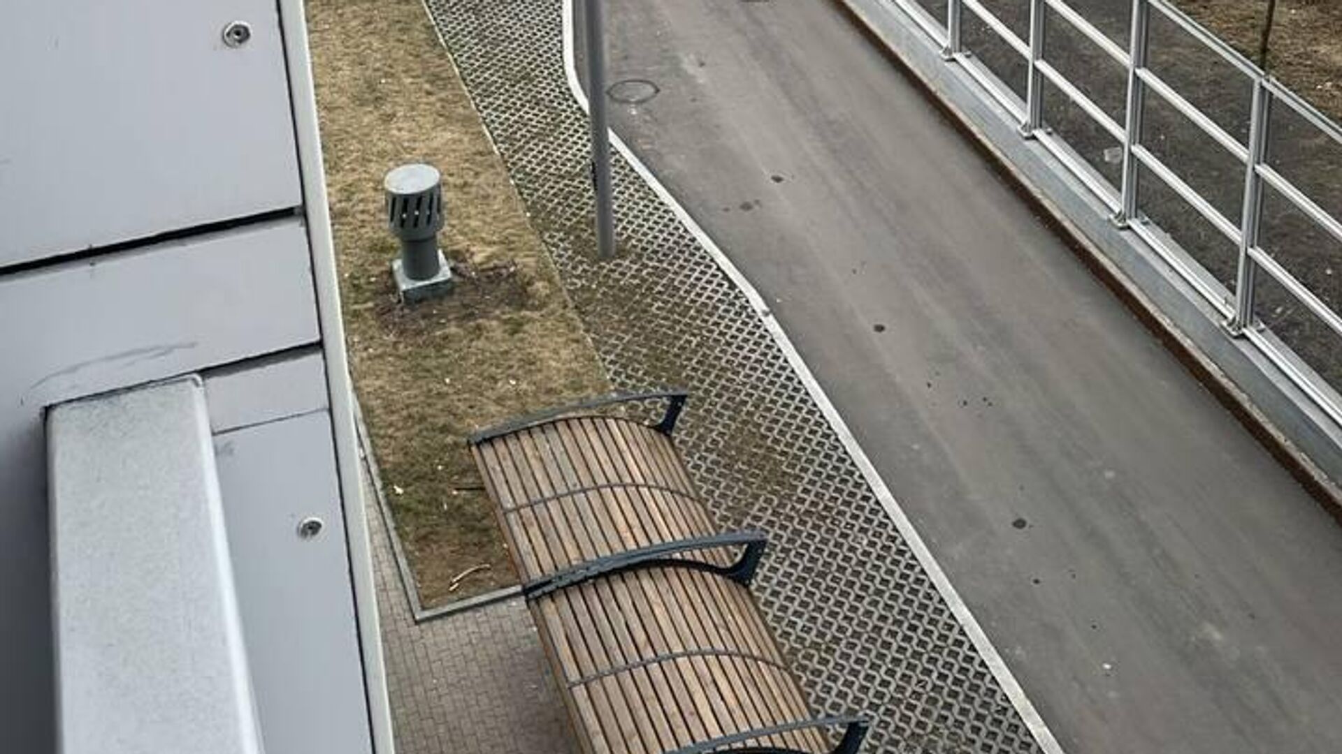 Мужчина выбросил кота из окна квартиры, расположенной на 4-м этаже жилого дома в Марьиной Роще - РИА Новости, 1920, 30.03.2025