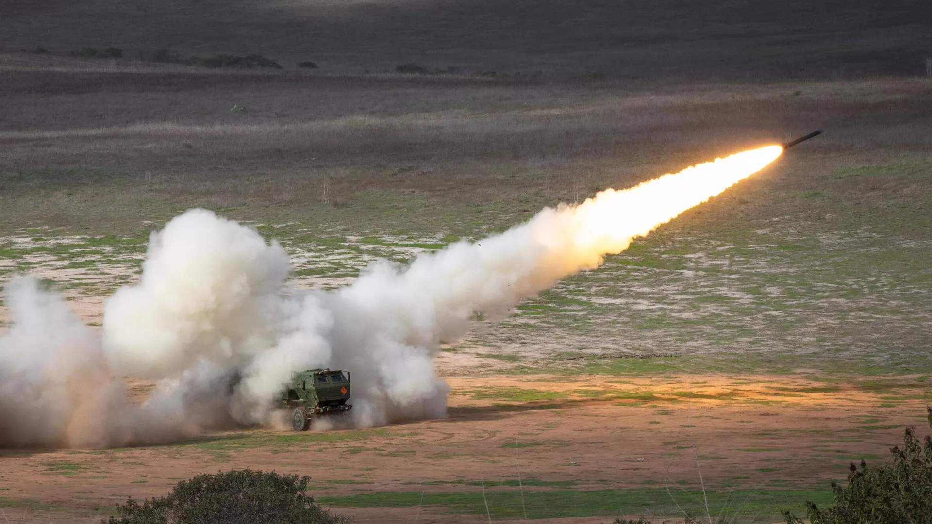Американская высокомобильная ракетно-артиллерийская система оперативно-тактического назначения HIMARS - РИА Новости, 1920, 14.07.2025