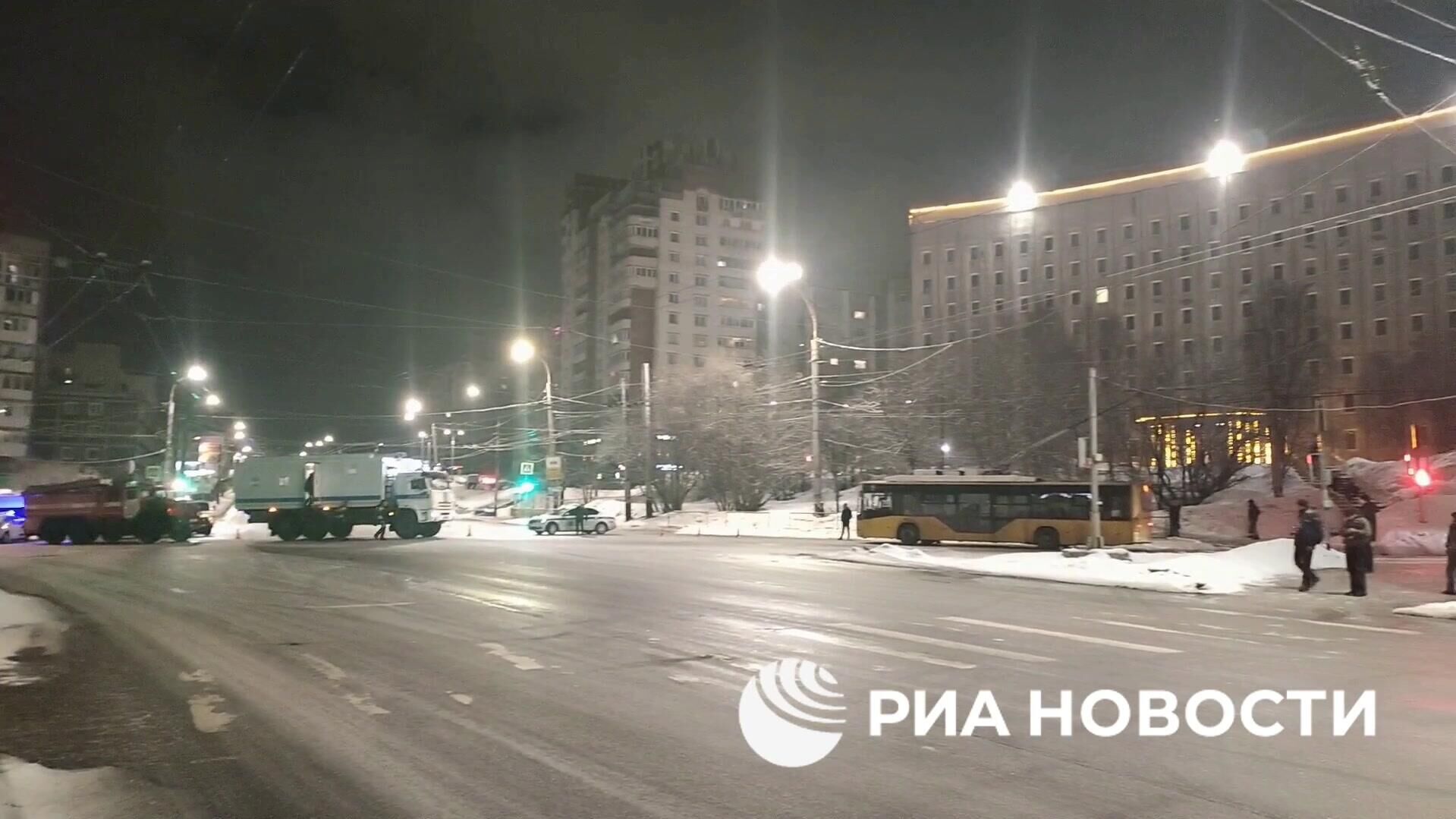 Кадры с места стрельбы в центре Мурманска - РИА Новости, 1920, 30.03.2025