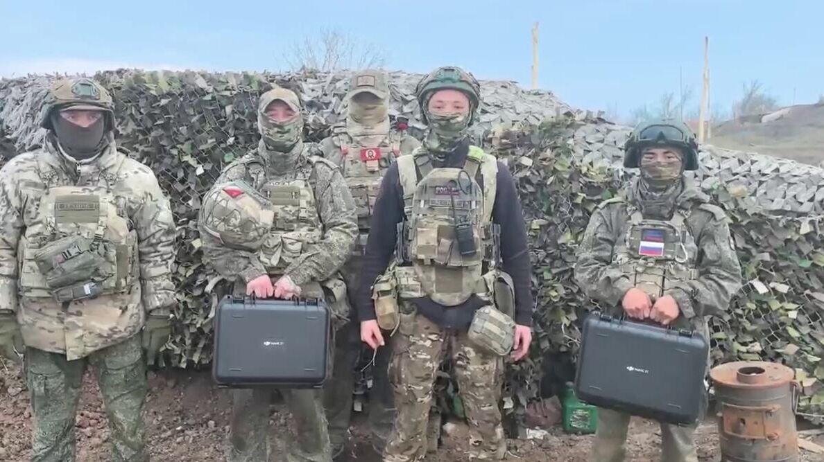 Правительство Бурятии отправило военным квадрокоптеры для воздушной разведки, радиостанции для поддержания бесперебойной связи военных и системы для обнаружения вражеских беспилотников - РИА Новости, 1920, 31.03.2025