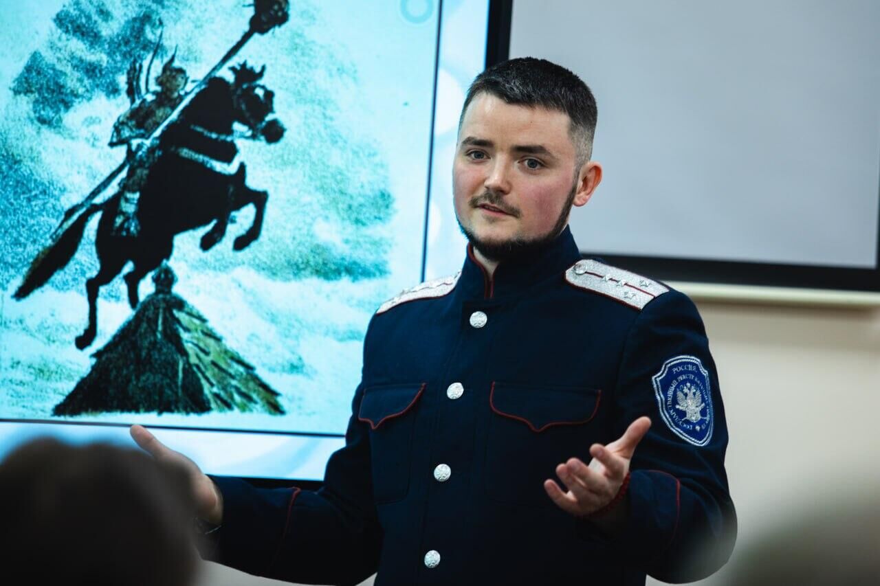 Открытый урок Ценности героического эпоса для кадетов и учащихся школ Открытый урок Ценности героического эпоса для кадетов и учащихся школ - РИА Новости, 1920, 31.03.2025