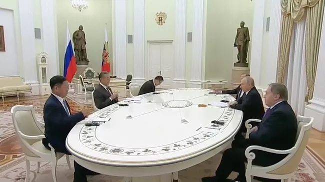 Встреча Владимира Путина и Ван И