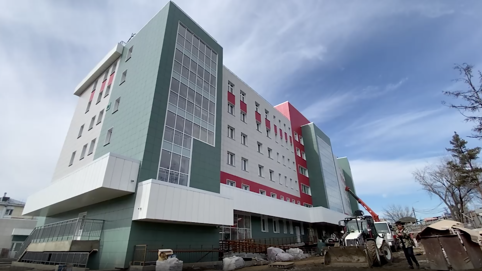 Строительство детской поликлиники №10 в Иркутске Строительство детской поликлиники №10 в Иркутске - РИА Новости, 1920, 02.04.2025