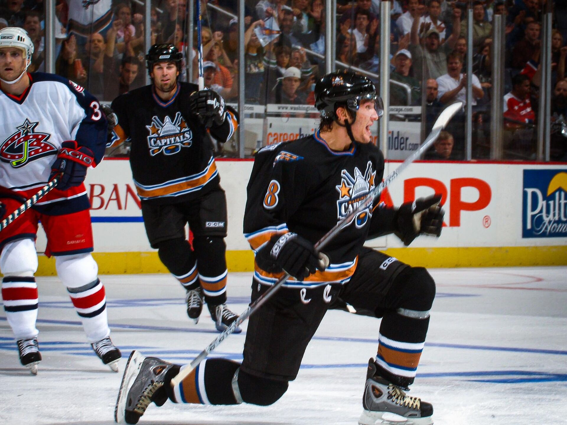 Александр Овечкин празднует первый гол в НХЛ - РИА Новости, 1920, 03.04.2025