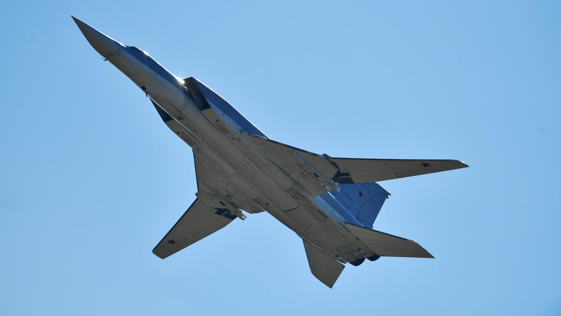 Дальний ракетоносец-бомбардировщик Ту-22М3 - РИА Новости, 1920, 16.12.2025