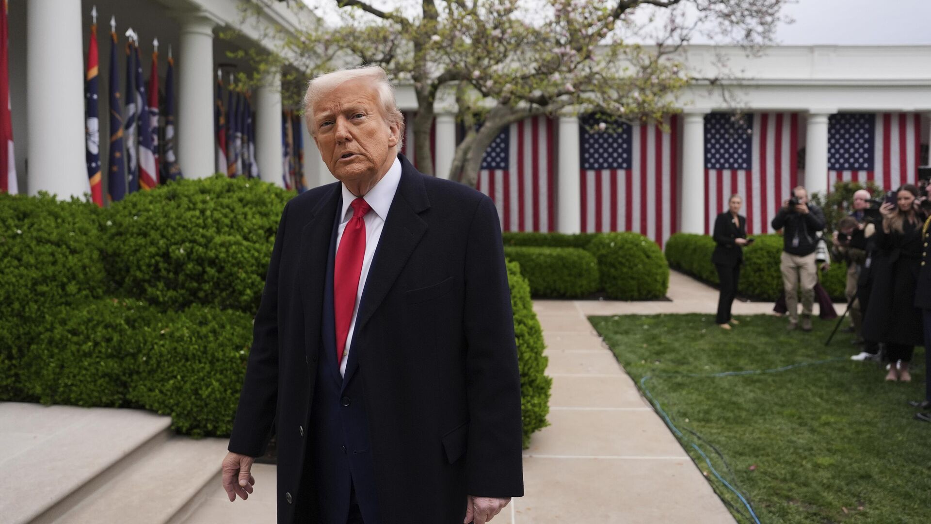 Президент США Дональд Трамп в Розовом саду Белого дома после объявления о введении взаимных пошлин на импорт из других стран - РИА Новости, 1920, 03.04.2025