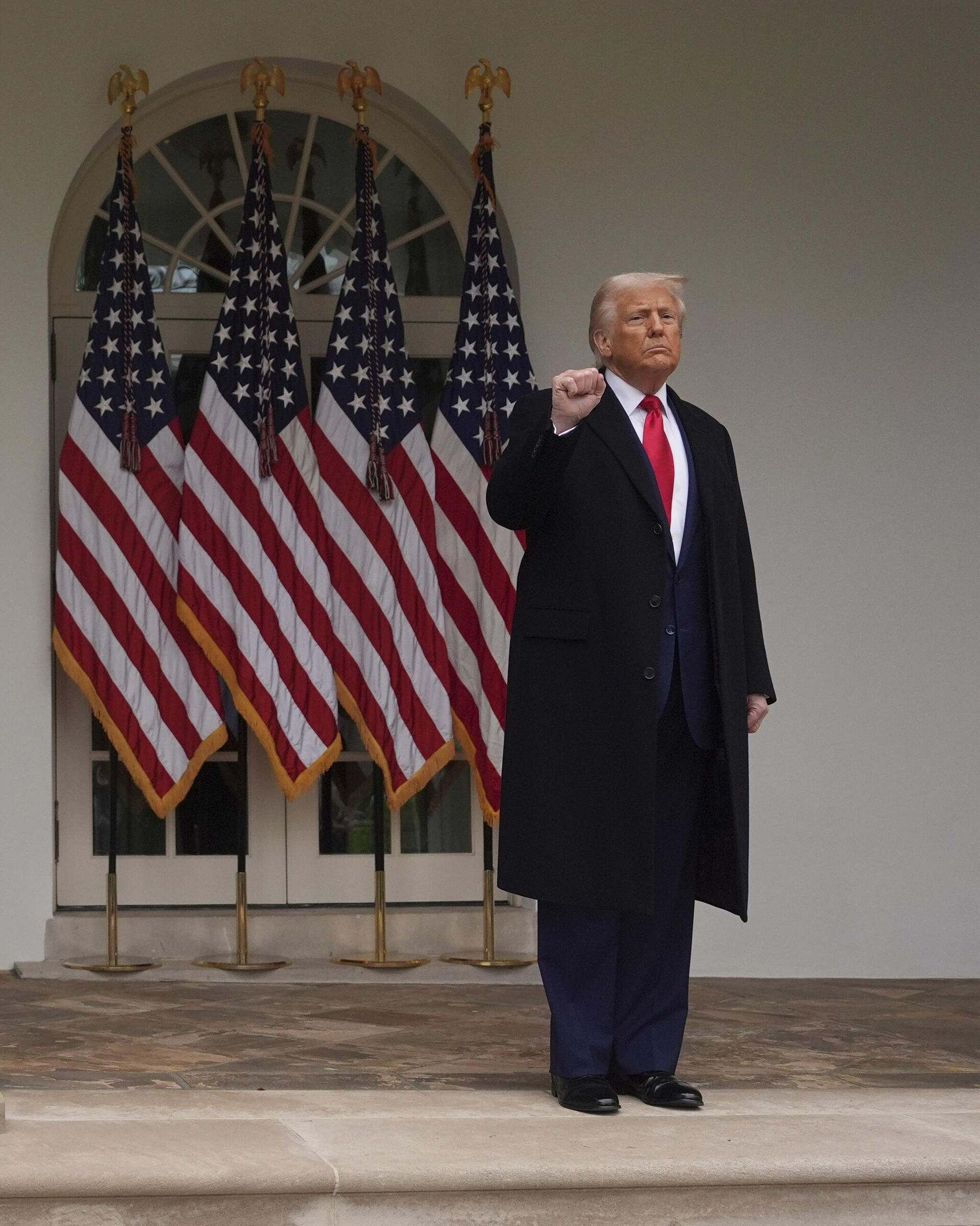 Президент США Дональд Трамп в Розовом саду Белого дома после подписания указа о введении взаимных пошлин на импорт Президент США Дональд Трамп в Розовом саду Белого дома после подписания указа о введении взаимных пошлин на импорт - РИА Новости, 1920, 03.04.2025