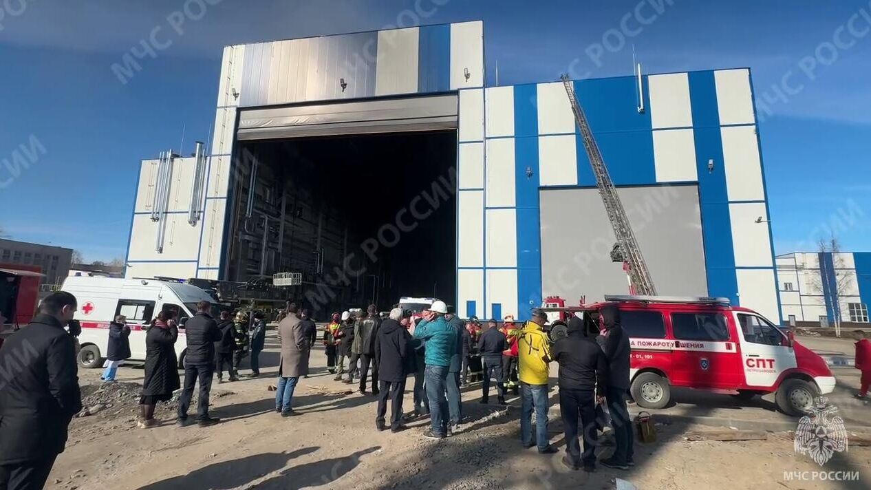 Пожар в здании Онежского судостроительного - судоремонтного завода в Петрозаводске. Кадр видео - РИА Новости, 1920, 03.04.2025