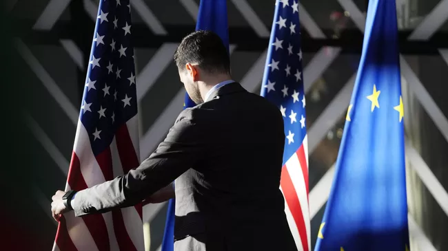 Флаги США и ЕС