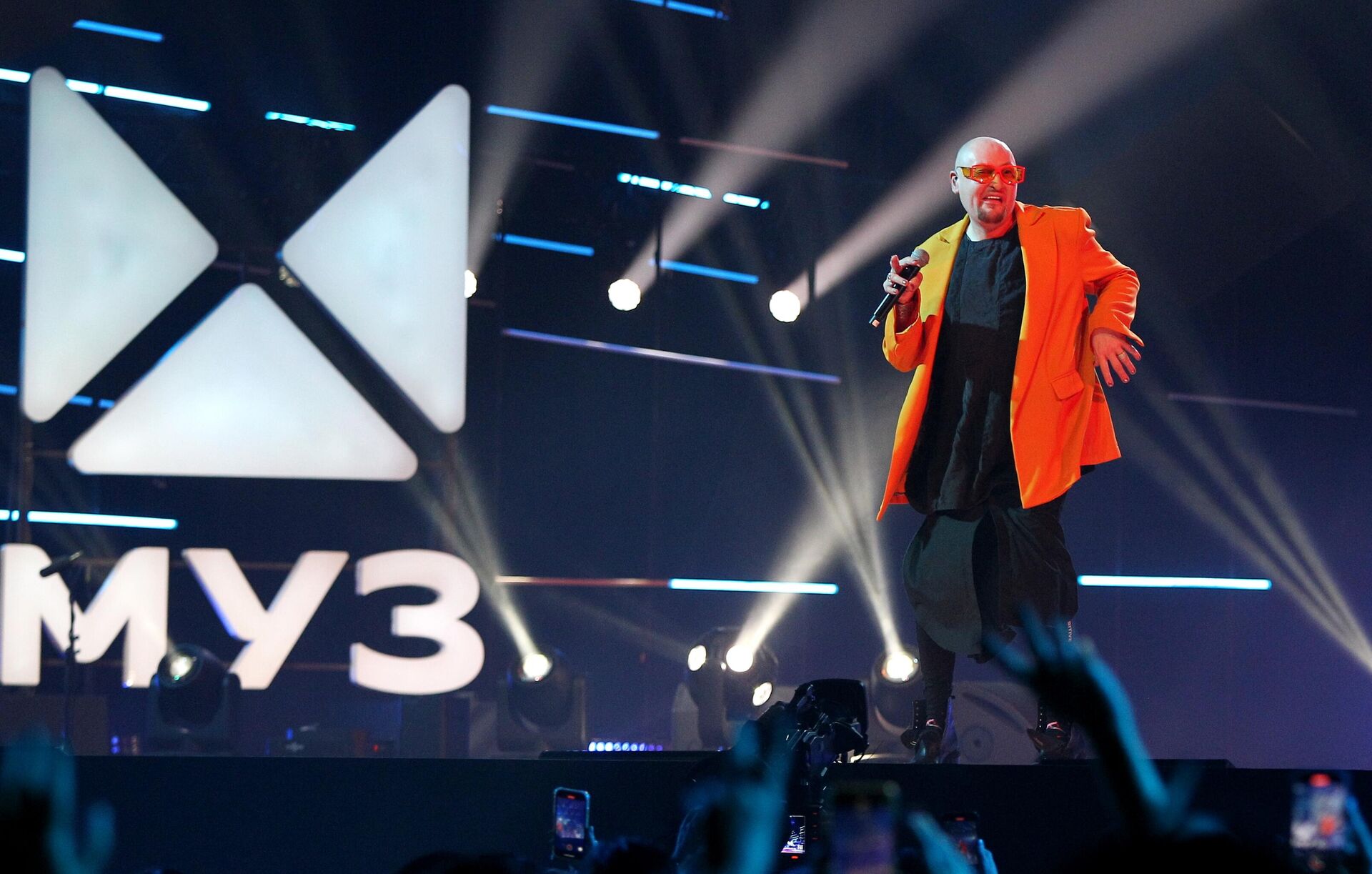 Певец Шура выступает на концерте Золотые хиты МУЗ-ТВ Певец Шура выступает на концерте Золотые хиты МУЗ-ТВ - РИА Новости, 1920, 04.04.2025