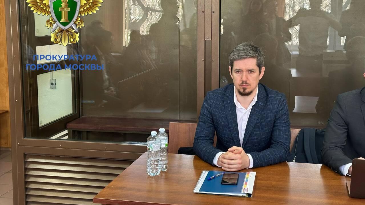 Главный инженер ТЦ Времена года Евгений Боткин в Дорогомиловском районном суде Москвы Главный инженер ТЦ Времена года Евгений Боткин в Дорогомиловском районном суде Москвы - РИА Новости, 1920, 04.04.2025