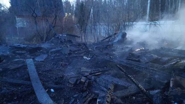 Последствия пожара в частном жилом доме в Наро-Фоминском городском округе Московской области