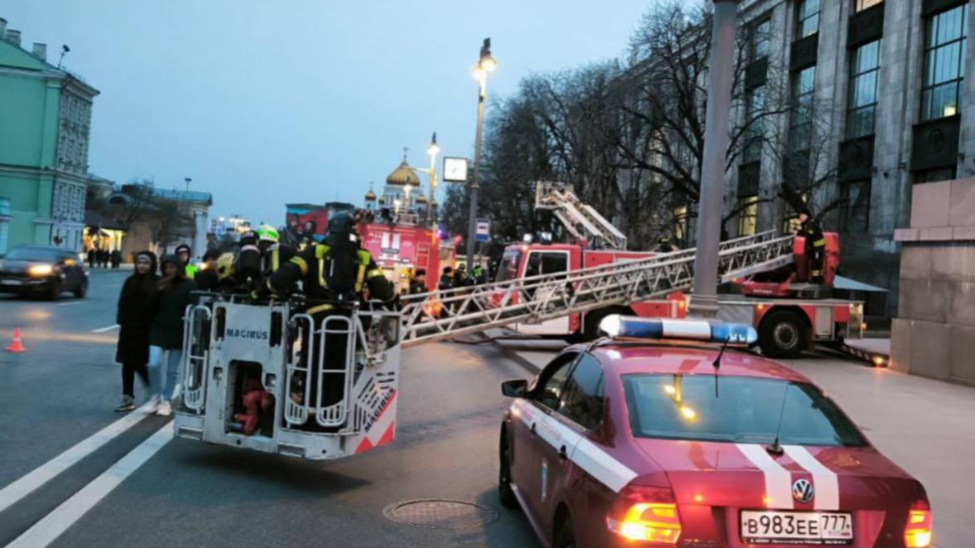 Ликвидация пожара в здании Российской государственной библиотеки в Москве. 5 апреля 2025 - РИА Новости, 1920, 05.04.2025