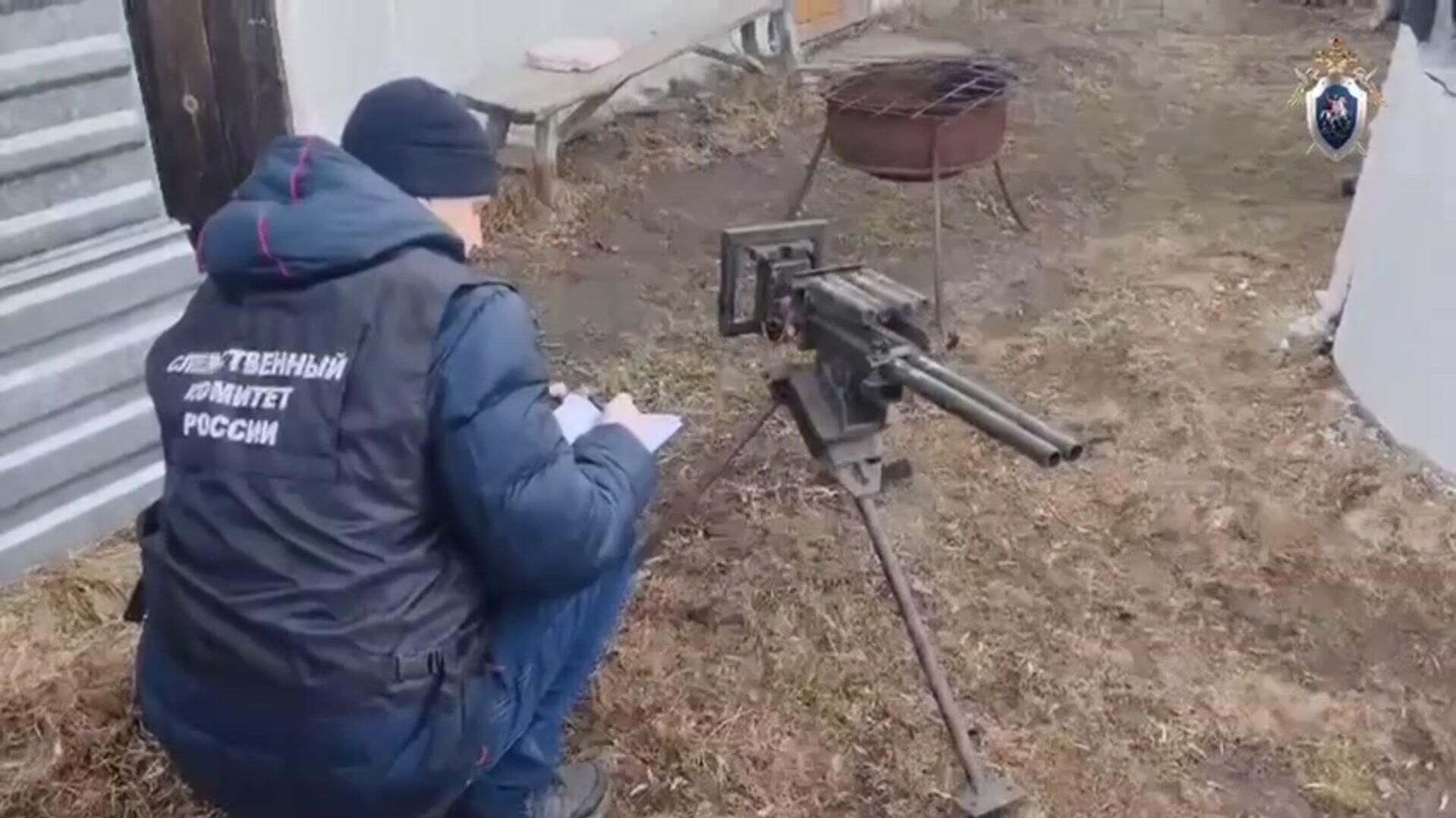 Обыск в доме у мужчины, который стрелял в односельчан из самодельного огнестрельного оружия - РИА Новости, 1920, 06.04.2025