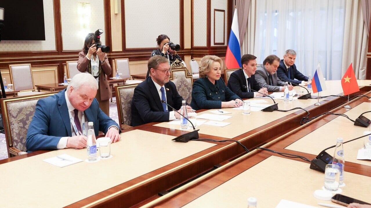 Спикер Совфеда Валентина Матвиенко во время встречи с председателем Национального собрания Вьетнама Чан Тхань Маном. 6 апреля 2025 - РИА Новости, 1920, 06.04.2025