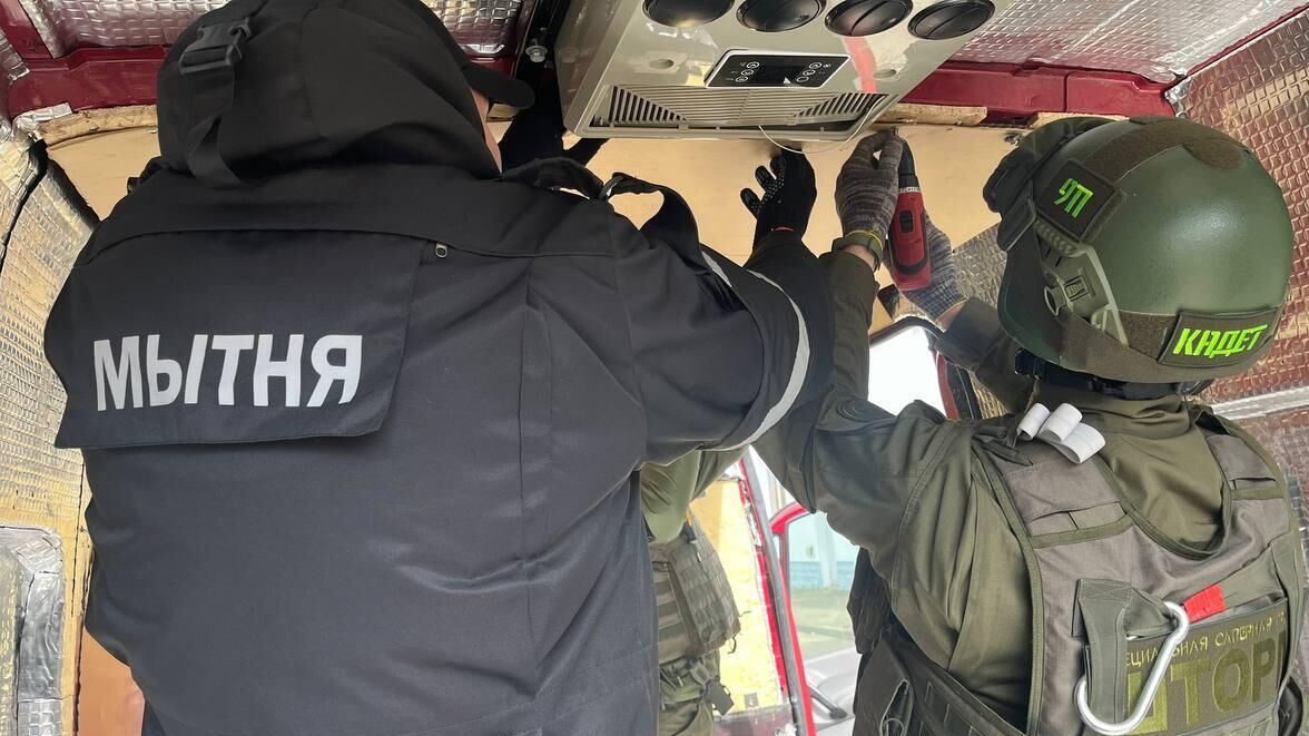 Белорусские таможенники пресекли незаконный ввоз из Польши крупнейшей в истории Белоруссии партии взрывчатки - РИА Новости, 1920, 06.04.2025