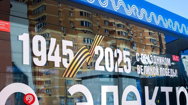 К юбилею Великой Победы в столице украсили 65 автобусов и 14 электробусов
