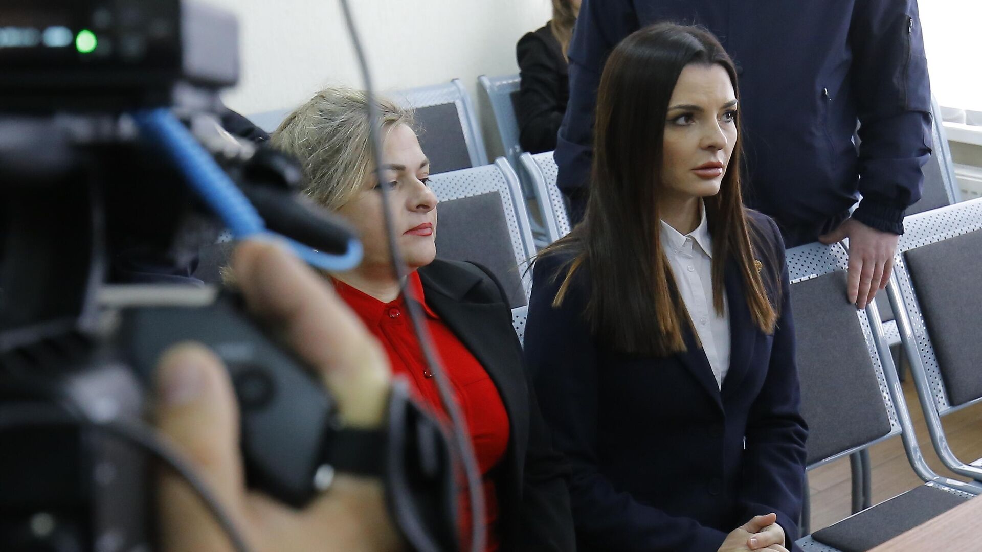 Глава Гагаузии Евгения Гуцул перед заседанием суда в Кишиневе Глава Гагаузии Евгения Гуцул перед заседанием суда в Кишиневе - РИА Новости, 1920, 18.04.2025