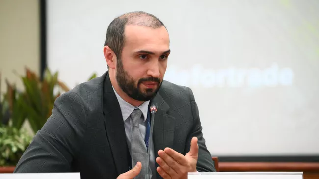 Представитель Российского экспортного центра (РЭЦ, ВЭБ.РФ) в ОАЭ Наджибулло Джаббори на конференции Возможности для российских компаний в ОАЭ и странах Персидского залива