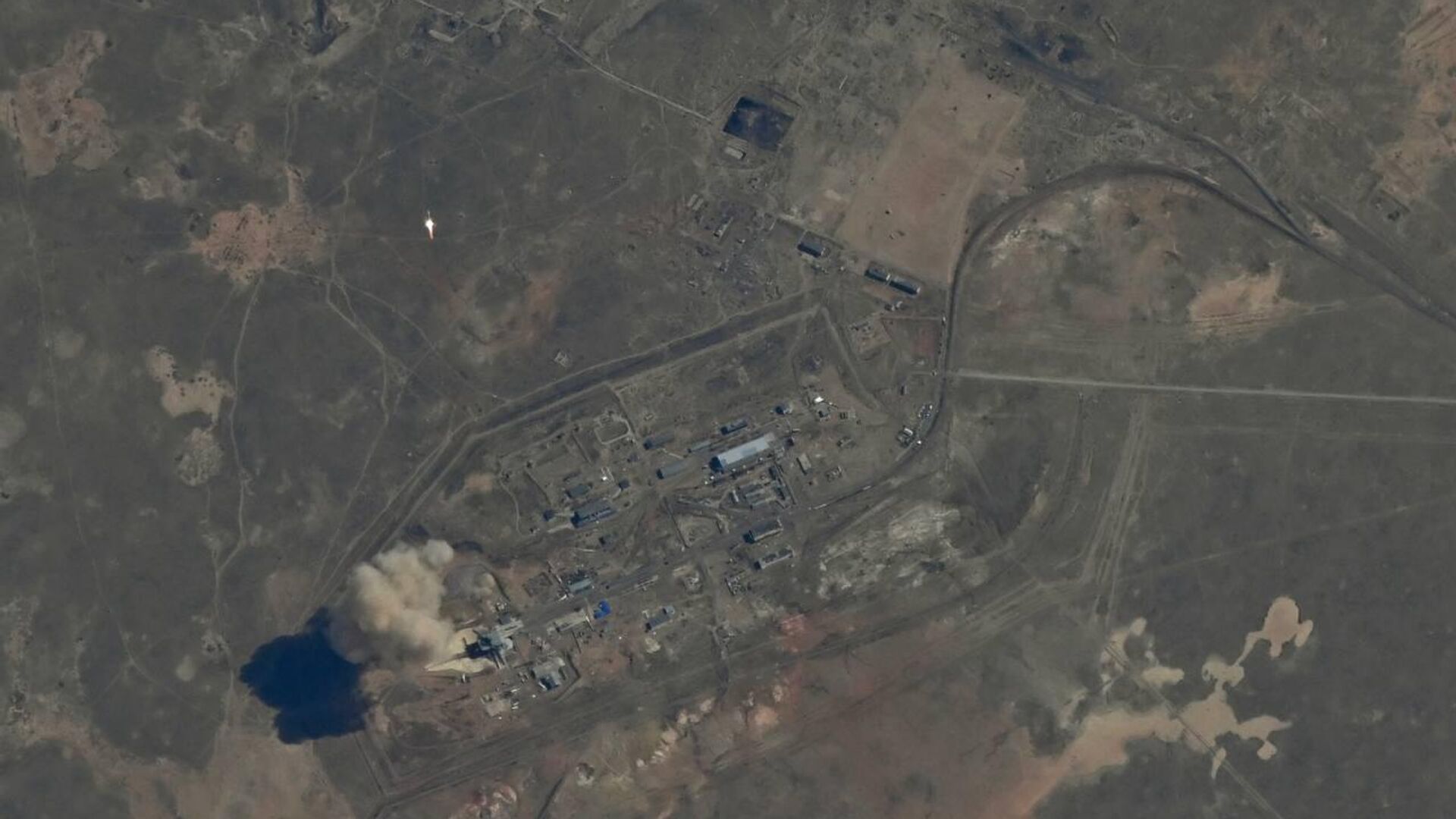 Старт ракеты-носителя Союз-2.1а с кораблем Союз МС-27 с космодрома Байконур Старт ракеты-носителя Союз-2.1а с кораблем Союз МС-27 с космодрома Байконур - РИА Новости, 1920, 08.04.2025