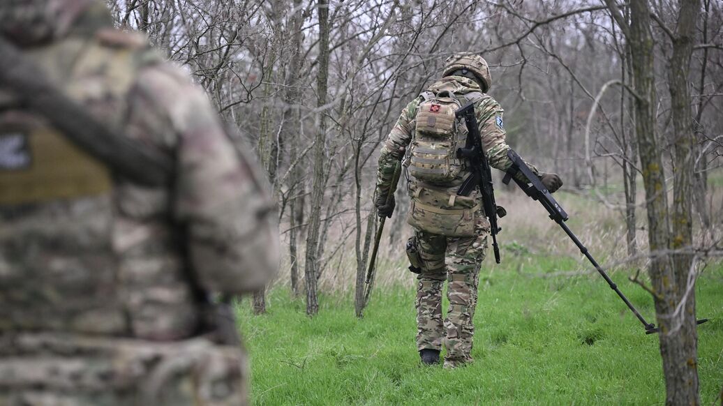 В зоне СВО нашли карикатуры, вырезанные из украинских газет 1945 года