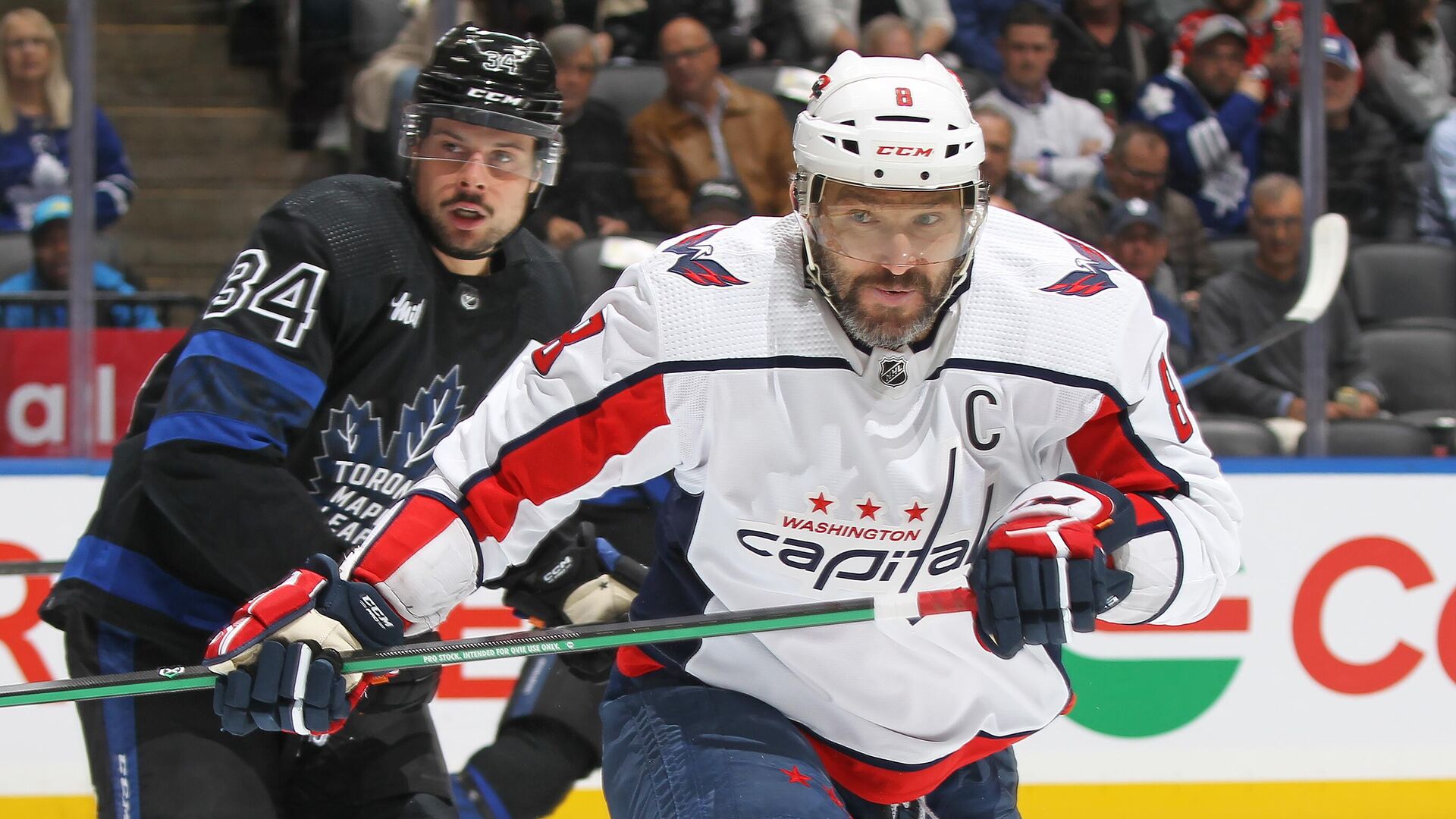Хоккеист Вашингтон Кэпиталз Александр Овечкин и игрок Торонто Мейпл Лифс Остон Мэттьюс - РИА Новости, 1920, 08.04.2025