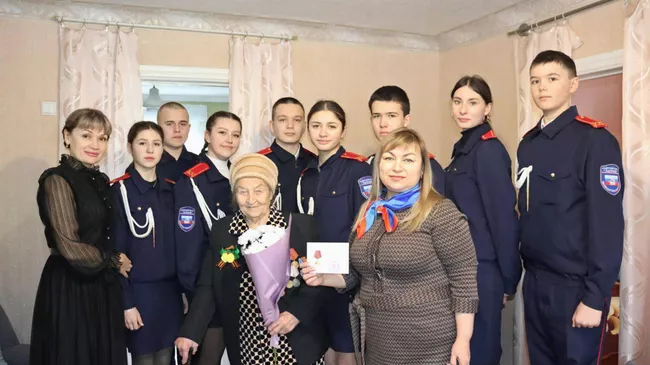Награждение ветеранов медалью 80 лет Победы в Великой Отечественной войне в ЛНР