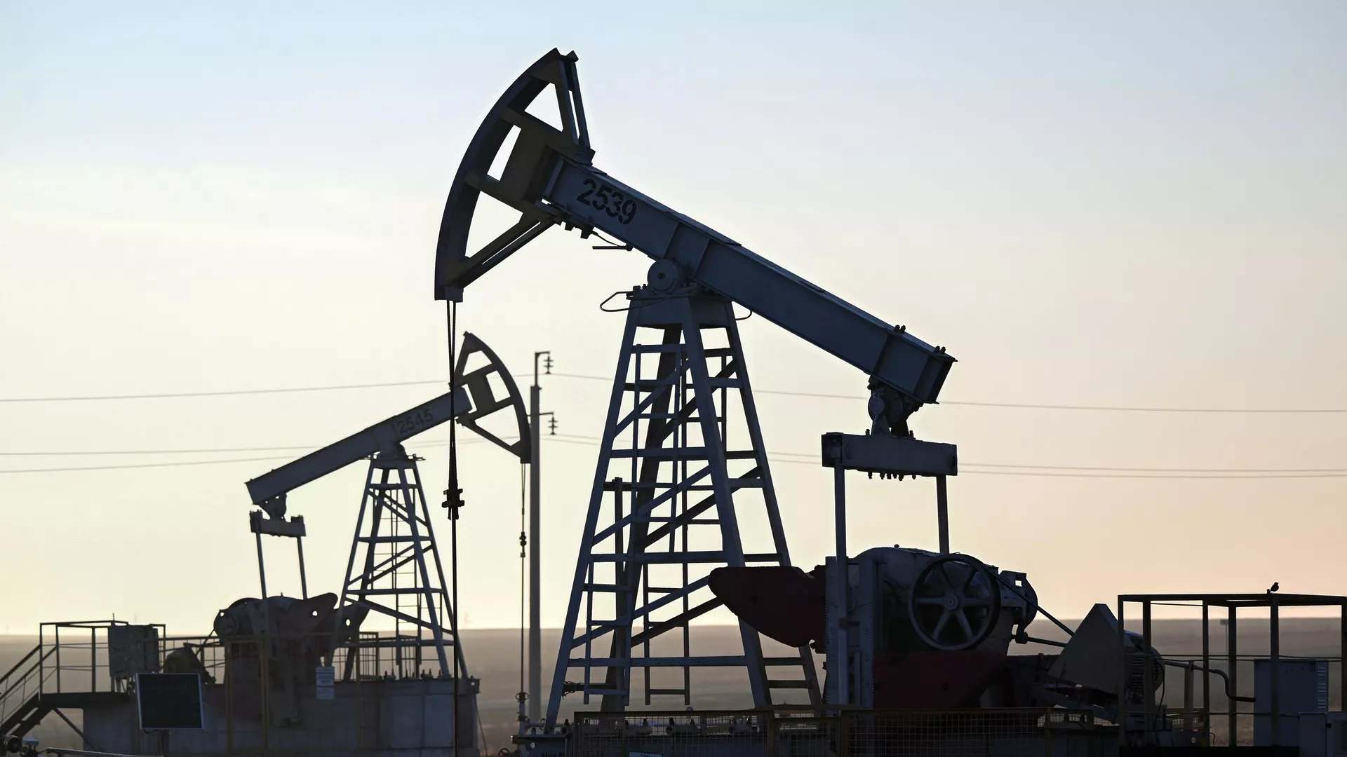 Добыча нефти - РИА Новости, 1920, 09.04.2025