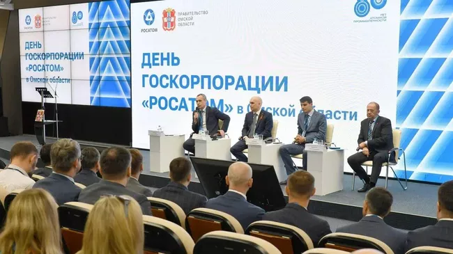 Губернатор Омской области Виталий Хоценко рассказал о том, как в регионе проходит день Росатома