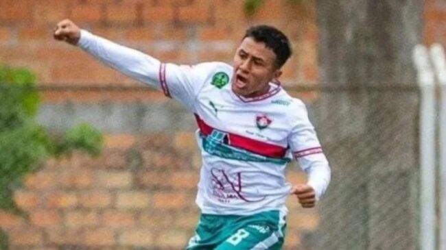 Футболист перуанского клуба Реал Титан Хелар Гонсалес Альтамирано