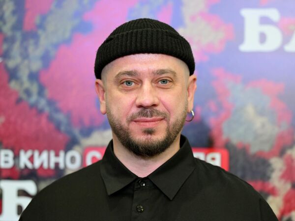 Актер Стас Старовойтов на премьере фильма Батя 2. Дед в Москве Актер Стас Старовойтов на премьере фильма Батя 2. Дед в Москве