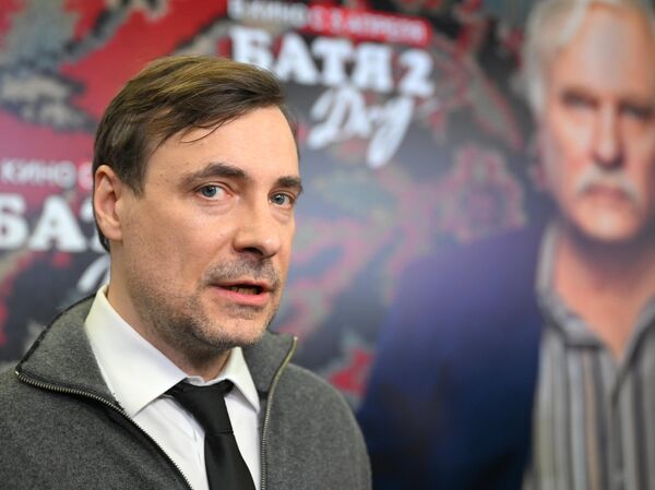 Актер Евгений Цыганов на премьере фильма Батя 2. Дед в Москве Актер Евгений Цыганов на премьере фильма Батя 2. Дед в Москве