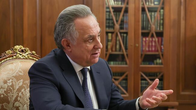 Президент Владимир Путин встретился с директором Дом.РФ Виталием Мутко
