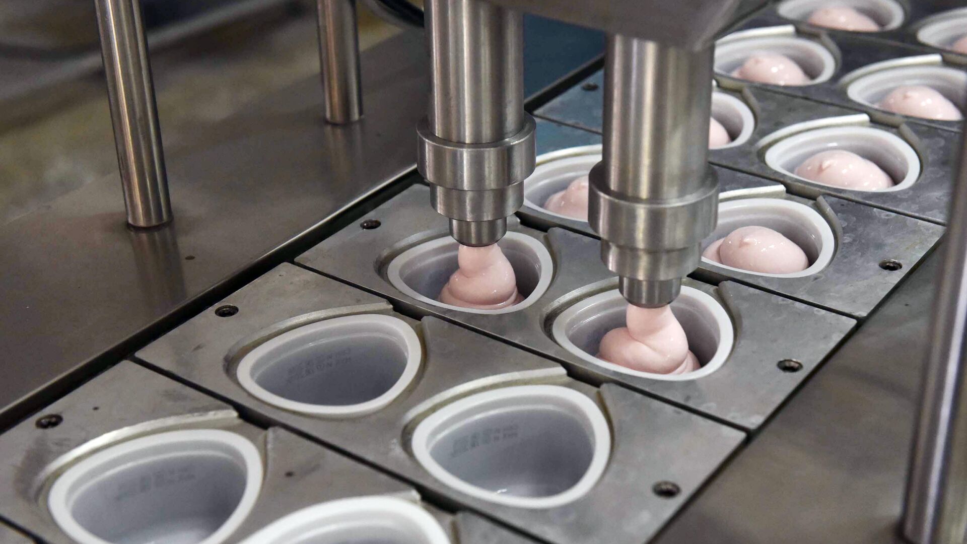 Линия по производству йогуртов - РИА Новости, 1920, 29.09.2025