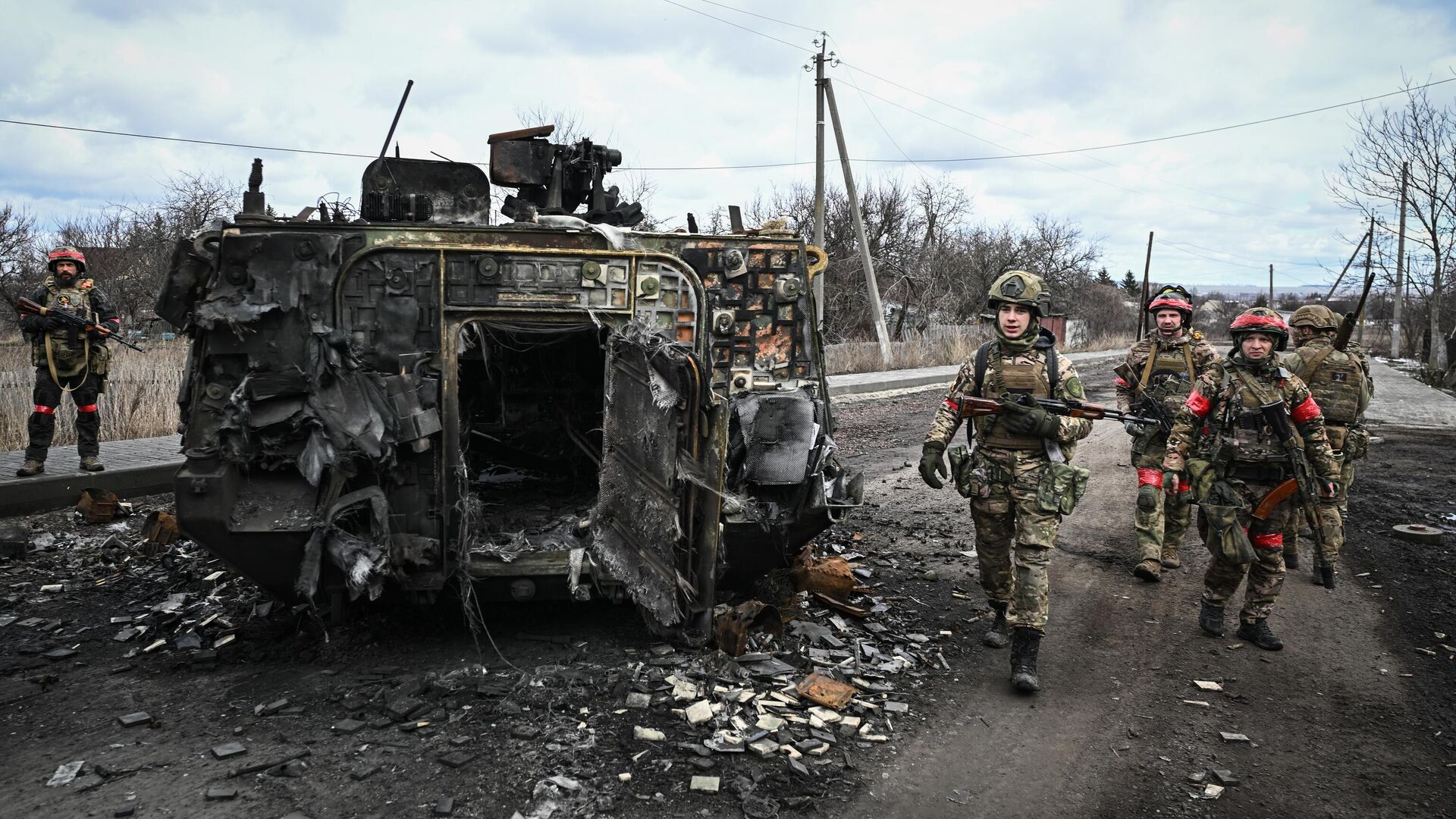Военнослужащие ВС России в Курской области Военнослужащие ВС России в Курской области - РИА Новости, 1920, 19.04.2025